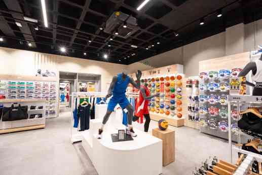 Sports Emotion abre en el Boulevard de Vitoria las mayores tiendas de fútbol y baloncesto de la ciudad 