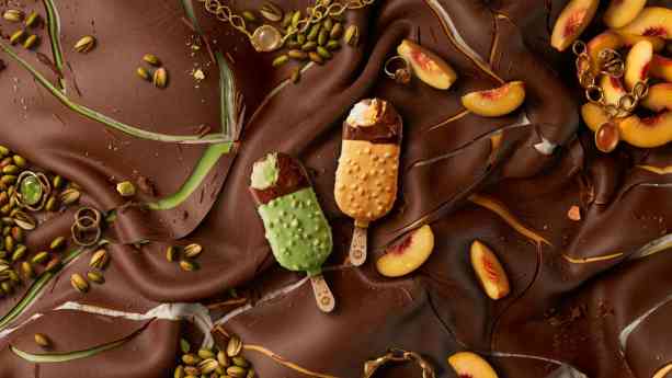 Dos creaciones inspiradas en la alta costura y en sabores en tendencia: la nueva gama Signature de Magnum