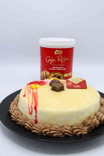 El Obrador de Goya lanza por primera vez una tarta hecha con la icónica Caja Roja® de Nestlé, para el Día de la Madre