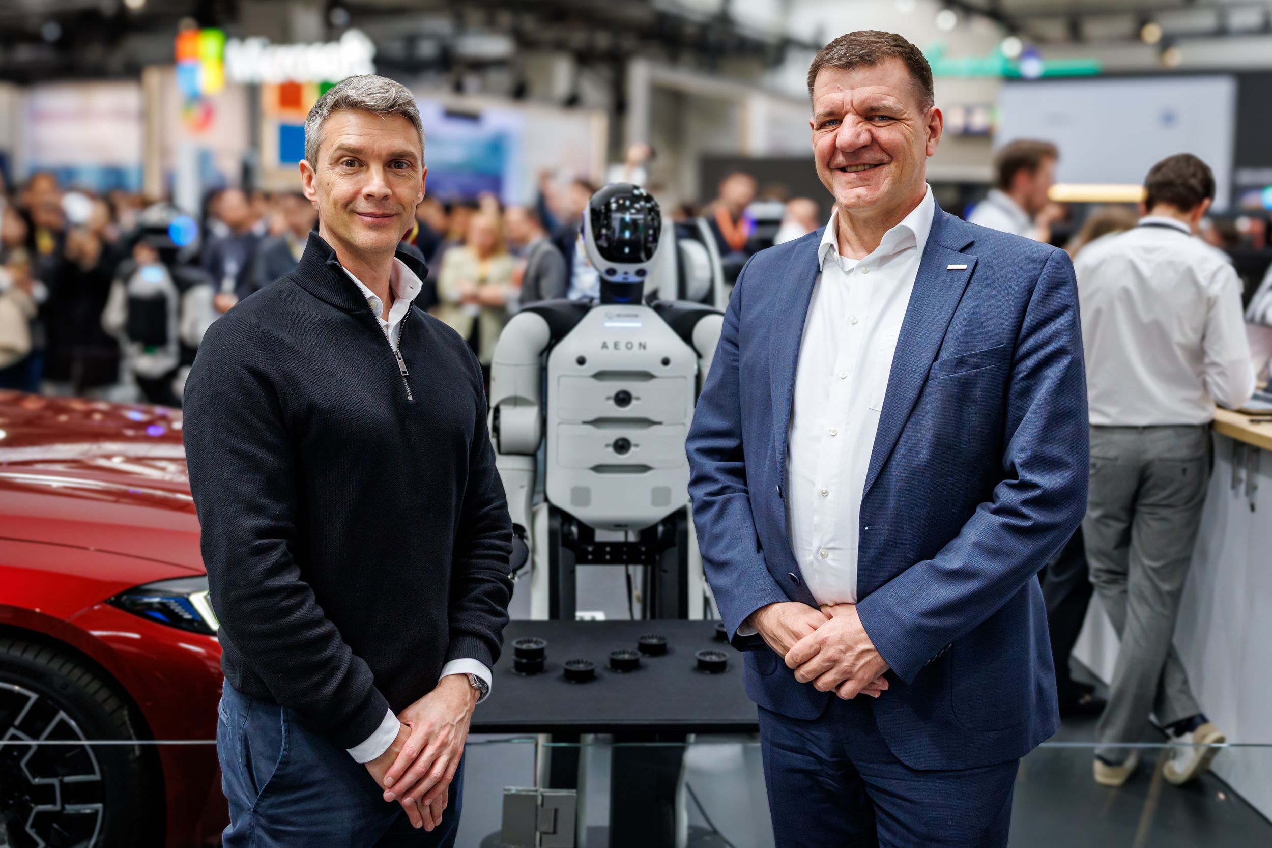 Robôs humanoides: A Schaeffler forma uma aliança estratégica com a Hexagon Robotics