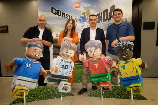 El Grupo LEGO presenta junto a Iker Casillas la colección LEGO® Editions en el museo Legends