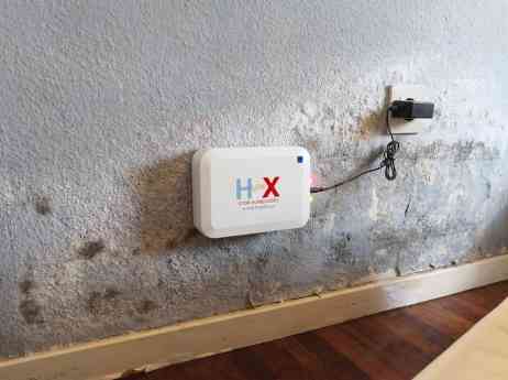 Humix alerta sobre la humedad capilar oculta tras el olor a cerrado en viviendas vacacionales
