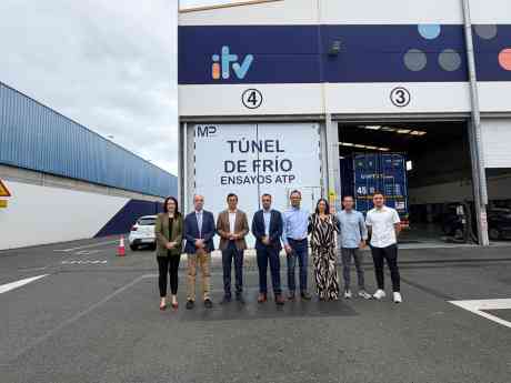 El consejero de Obras Públicas, Vivienda y Movilidad del Gobierno de Canarias visita el túnel de frío de Grupo Itevelesa, una instalación estratégica para el sector del transporte frigorífico ante el fin de la moratoria ATP