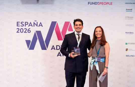 El oscense Eduardo Estallo, premiado como mejor agente de banca privada under-40 de España