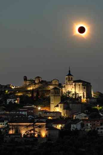 Cogolludo firma una imagen para la historia durante el eclipse total de Sol