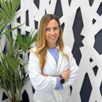 Eider Sánchez, nutricionista de Policlínica Gipuzkoa: "El jugo de pepinillos, el aliado inesperado de los deportistas para combatir los calambres musculares"