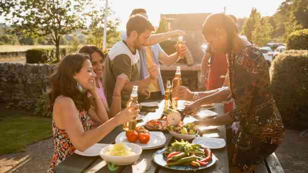 Cinco consejos para mantener una alimentación saludable durante el verano