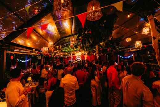 Lipton y La Cucaracha alargan el espíritu del verano en una fiesta repleta de ritmo y sabor en Madrid