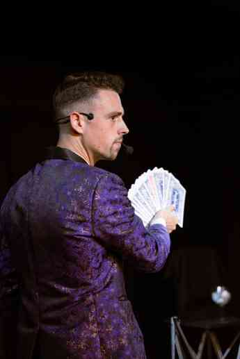 Alexander Main presenta el espectáculo La Magia Existe en Madrid