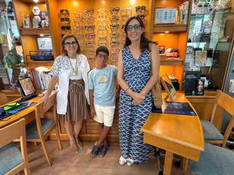 La Ruta de la Luz cierra Vacaciones en Paz con 475 revisiones visuales y 375 gafas para niños saharauis