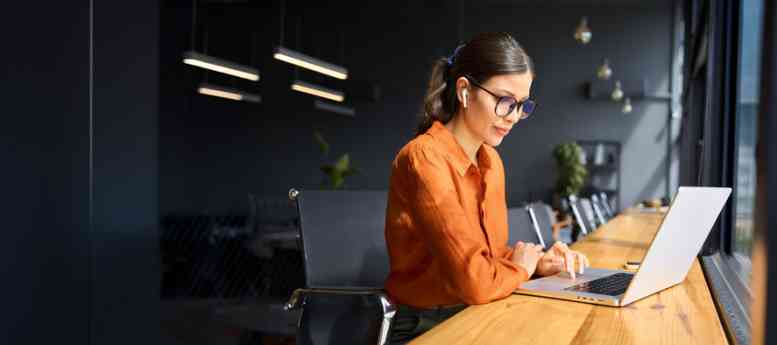 Cuatro errores que fragmentan la experiencia del puesto de trabajo digital