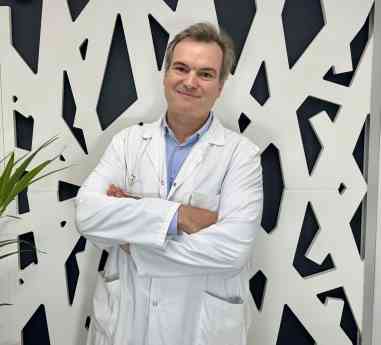 Dr. Juan Arenas, jefe del Servicio de Aparato Digestivo de Policlínica Gipuzkoa: "Nunca hemos tenido tantas herramientas para combatir la hepatitis. Hoy podemos prevenirla, diagnosticarla, controlar sus consecuencias e incluso curarla en muchos casos"