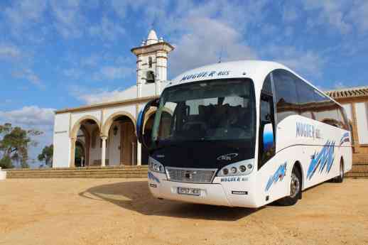 El alquiler de autobuses para bodas crece en Huelva de la mano de empresas como Moguer Bus
