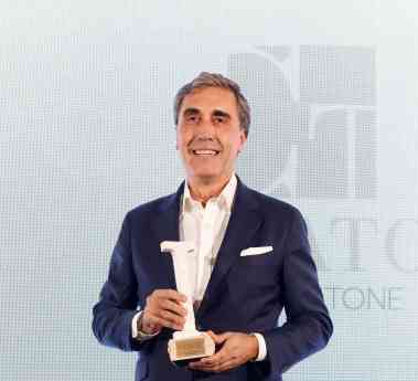 Ceratop®️ recibe el Premio a la Innovación en superficies porcelánicas para encimeras en los Premios Interiores