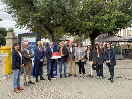 Ribadeo acerca la cardioprotección a sus calles con dos nuevos tótems para salvar vidas