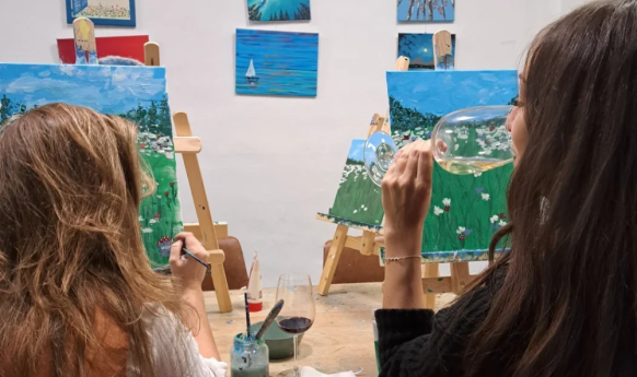 Pinta y Brinda: la franquicia donde el arte se toma a sorbos llega de la mano de Tormo Franquicias