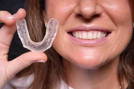 Clínica Dental Fleming destaca la importancia de la ortodoncia en adultos para mejorar la alineación dental y la mordida